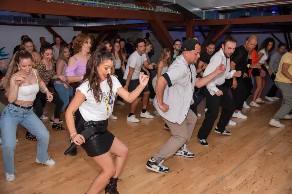 Social Set at UDance School