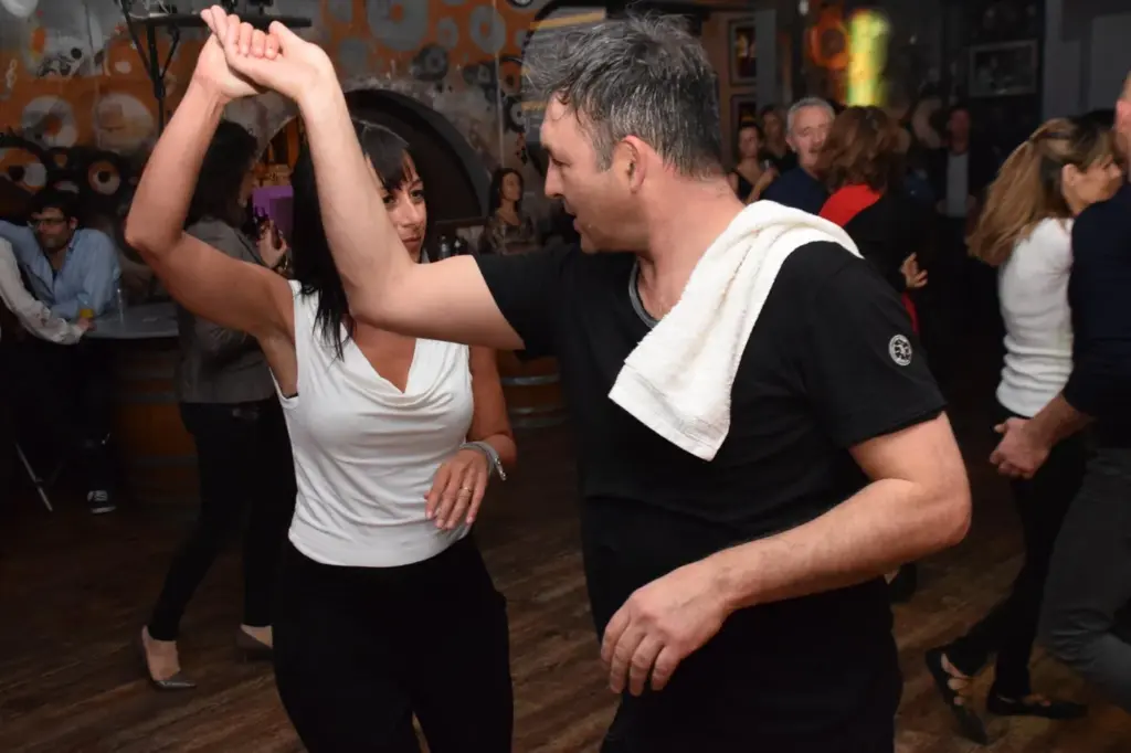 Soirée Salsa at Le Thor