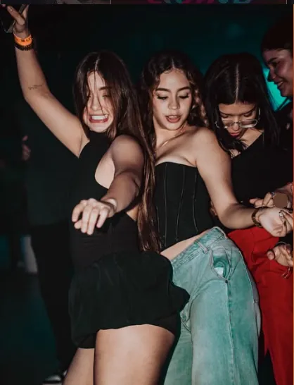 Viernes Crossover Party at Living Club
