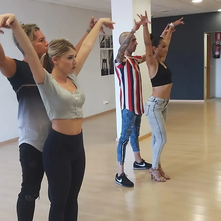 Weekly Latin Classes at Bailoteando Academy