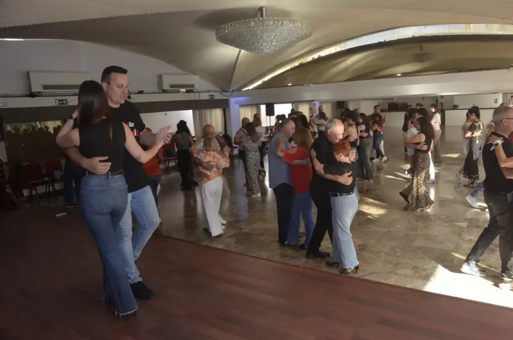 Weekly Latin Classes at Paso a Paso Las Palmas