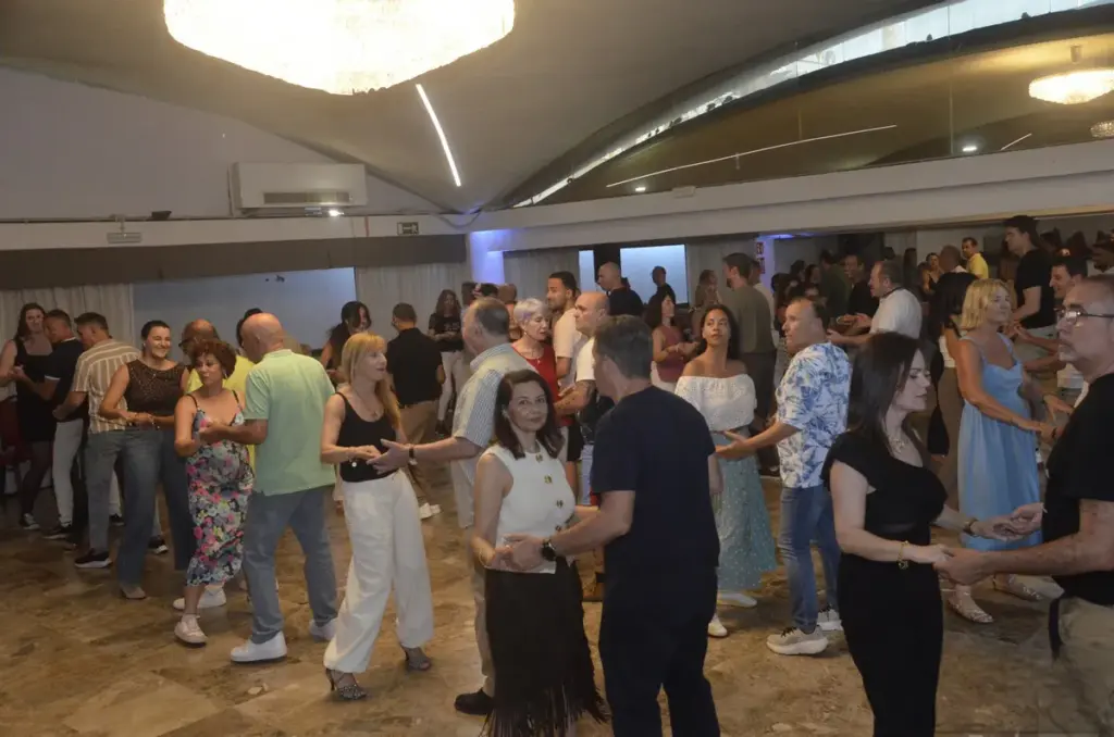 Weekly Latin Classes at Paso a Paso Las Palmas