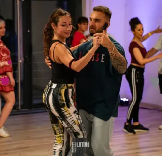 Programma Settimanale di Salsa & Bachata presso Urban Latino Dance Studio