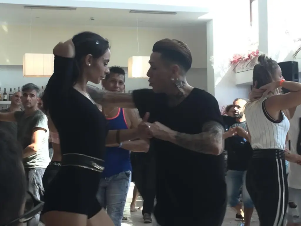 Weekly Salsa & Bachata Classes at Salsa JAM Zürich