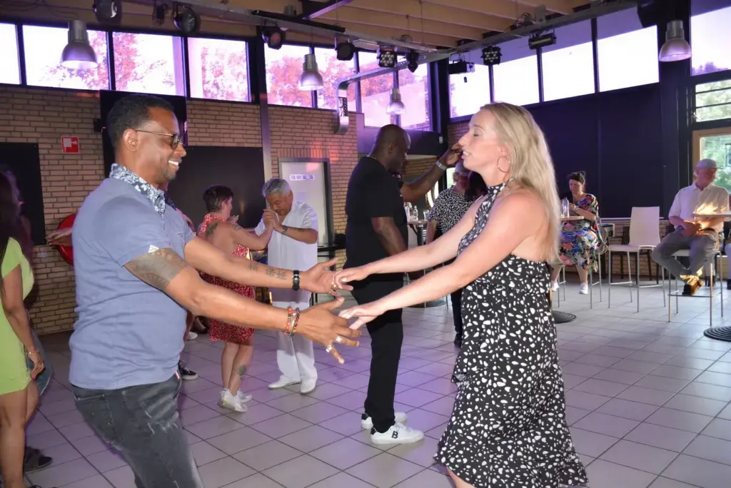 Weekly Salsa & Bachata Classes by SuriHarold4Salsa
