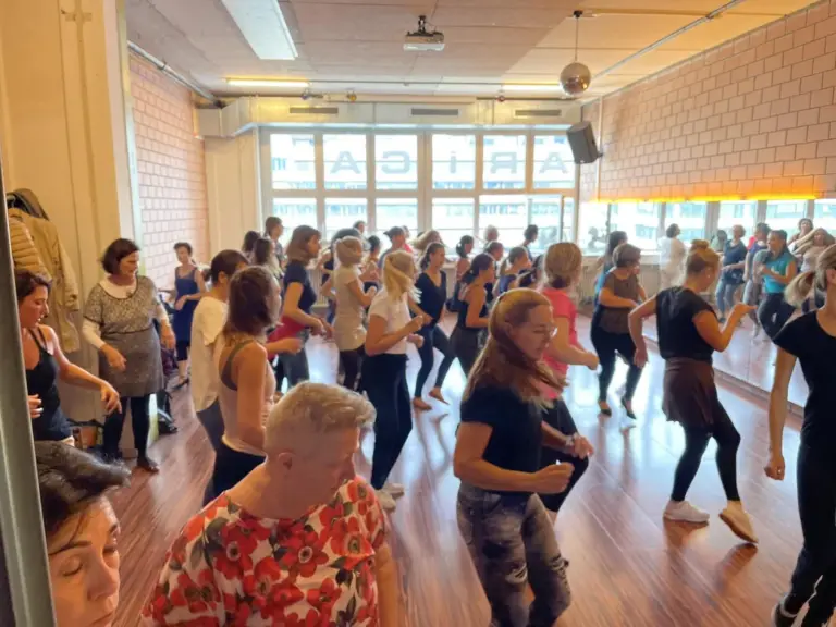 Cours hebdomadaires de Salsa, Bachata et Kizomba à SalsaRica Zürich