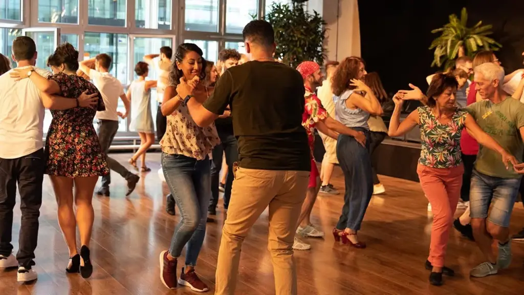 Weekly Salsa Bachata & Kizomba Courses at SalsaRica Zürich
