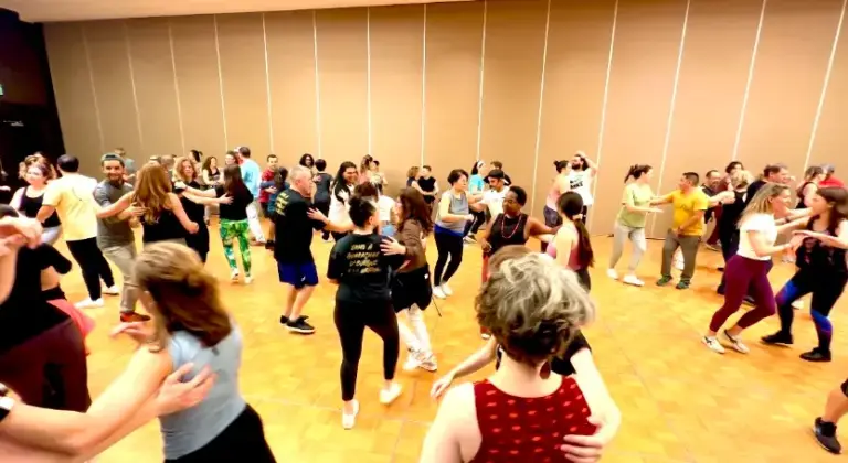 Sabor Cubano: Lecciones de Salsa y Rueda de Casino