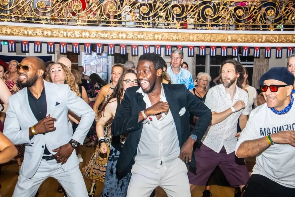 Salsa Feel the Heat 2026