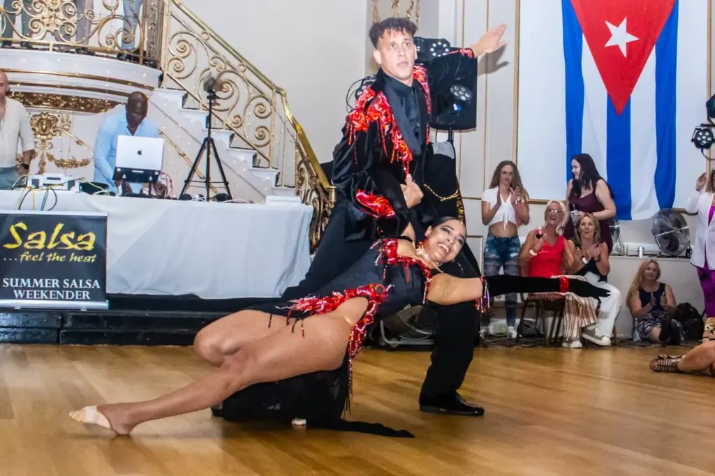 Salsa Feel the Heat 2026