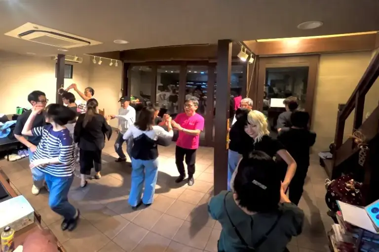 Happy Salsa bei Gohanya Usagi